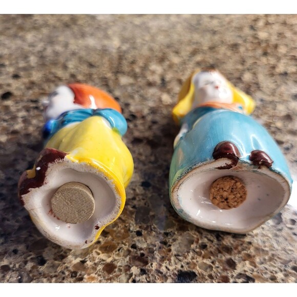 Vintage Netherlands Dutch Boy and Girl Handpainted  Salt and Pepper Shakers - Picture 7 of 8